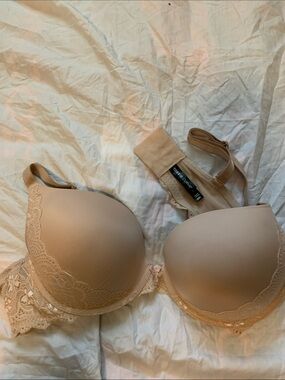 Beige Lace-Trim T-Shirt Bra - Women Intimates